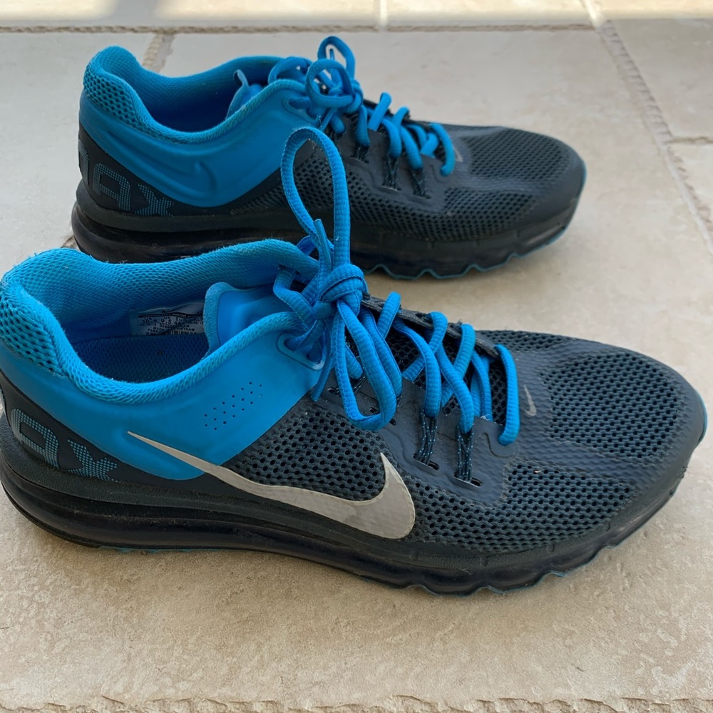 Navy Blue Nike Air Max 2013 (Men’s 10.5)